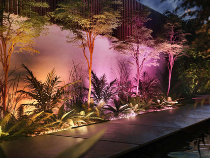 Amarant linear outdoor light